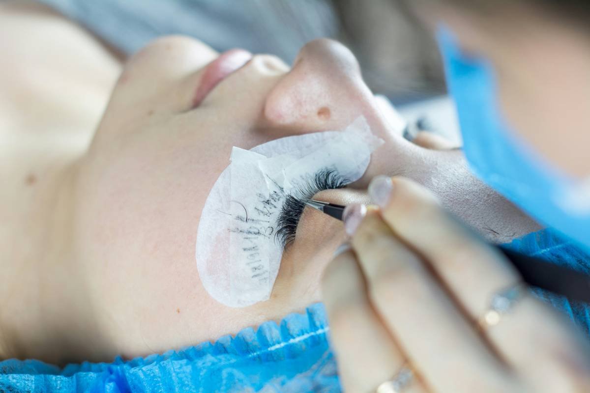 The Ultimate Guide to Choosing and Using a Lash Curling Tool That Actually Works