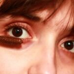 The Ultimate Guide to Choosing and Using an Eyelash Curling Device (Without Pinching Your Lids)