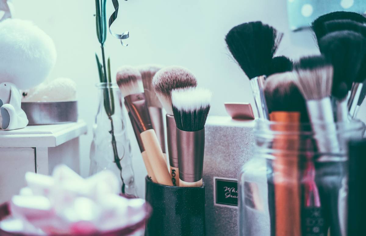 Why Your Lashes Fall Flat—and How a Professional Eyelash Curler Fixes It for Good